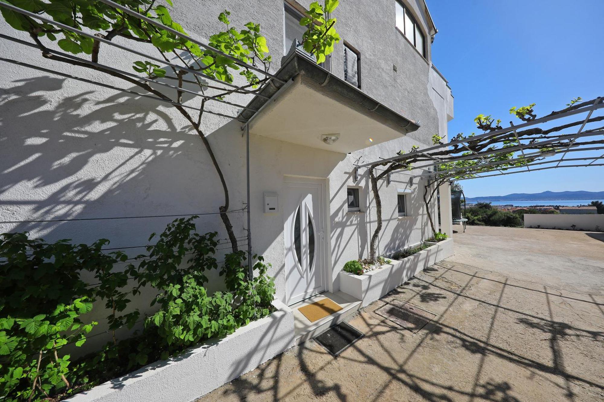 Magic Blue Sky Apartment